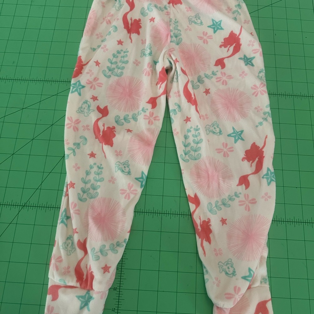 Disney Pink and White Mermaid Pajama Set size 4/5 - Picture 4 of 6